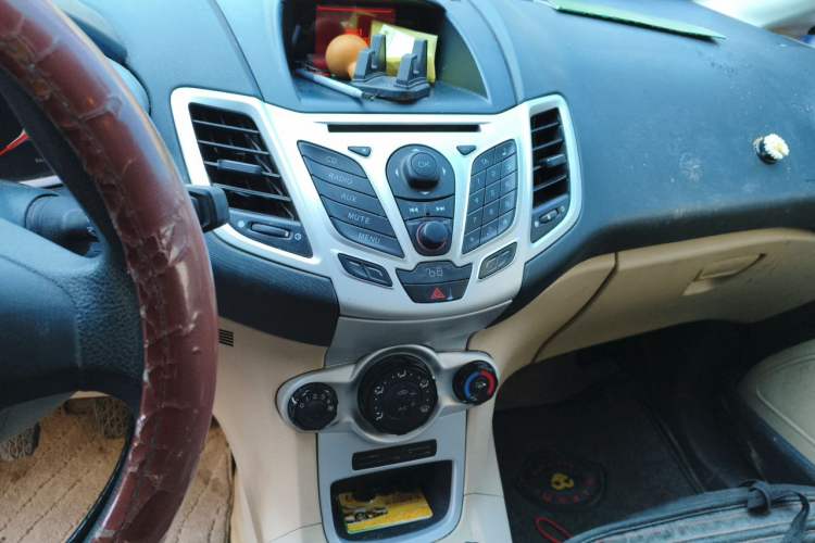Used Ford Fiesta 2011 Hatchback 1.5L Manual Fashion Edition Audio And AC Panel