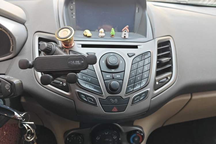 Used Ford Fiesta 2011 Hatchback 1.5L Automatic Fashion Edition Audio And AC Panel