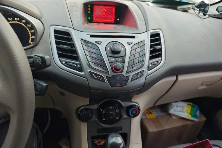 Used Ford Fiesta 2011 Hatchback 1.5L Automatic Fashion Edition Audio And AC Panel