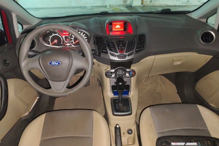 Used Ford Fiesta 2011 Hatchback 1.5L Automatic Fashion Edition Center Console