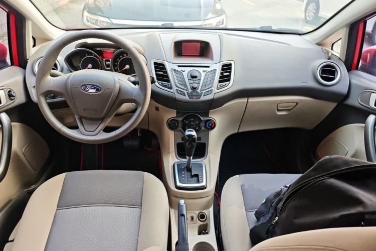 Used Ford Fiesta 2011 Hatchback 1.5L Automatic Fashion Edition Center Console