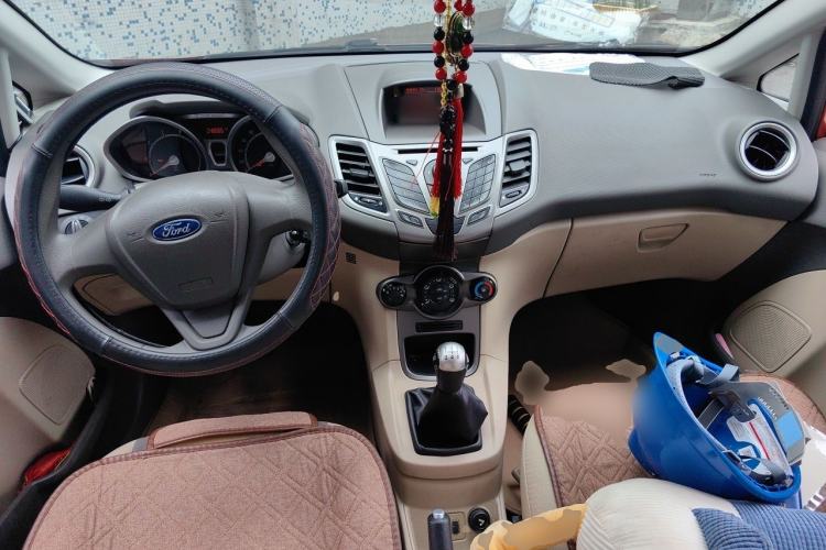 Used Ford Fiesta 2011 Hatchback 1.5L Manual Fashion Edition Center Console