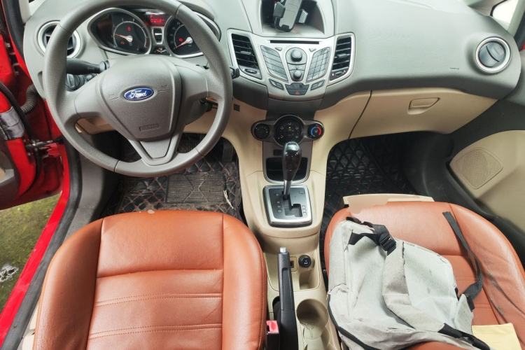Used Ford Fiesta 2011 Hatchback 1.5L Automatic Fashion Edition Center Console
