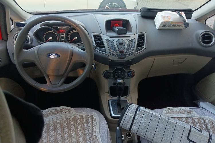 Used Ford Fiesta 2011 Hatchback 1.5L Automatic Fashion Edition Center Console