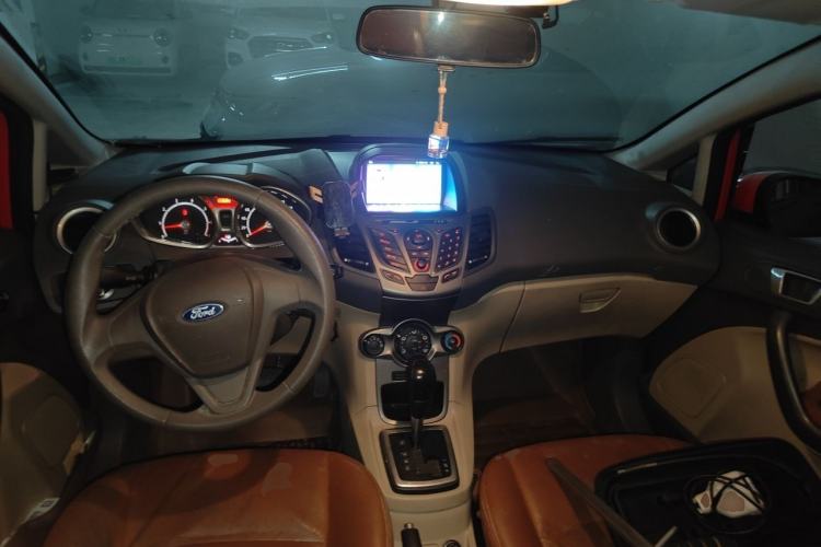 Used Ford Fiesta 2011 Hatchback 1.5L Automatic Fashion Edition Center Console