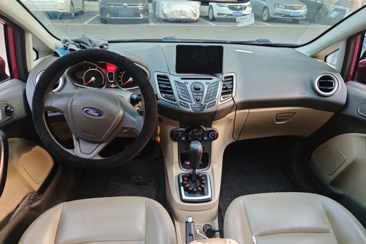 Used Ford Fiesta 2011 Hatchback 1.5L Automatic Fashion Edition Center Console