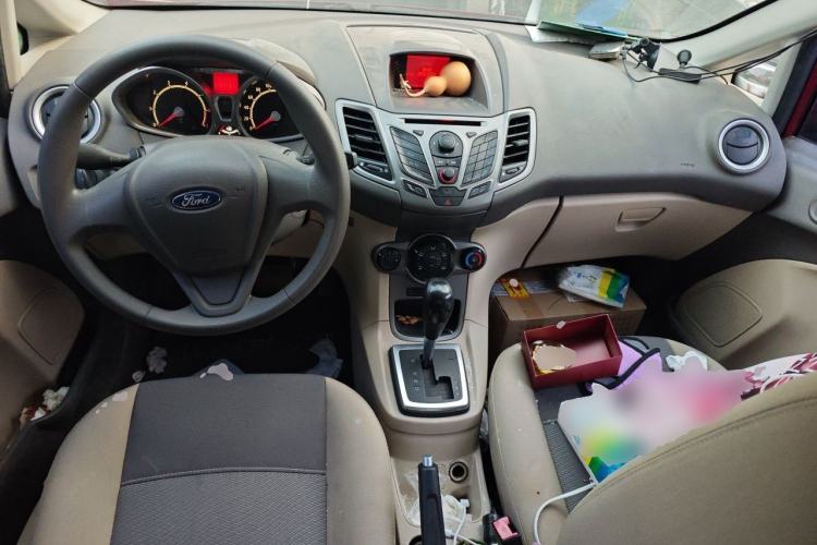 Used Ford Fiesta 2011 Hatchback 1.5L Automatic Fashion Edition Center Console