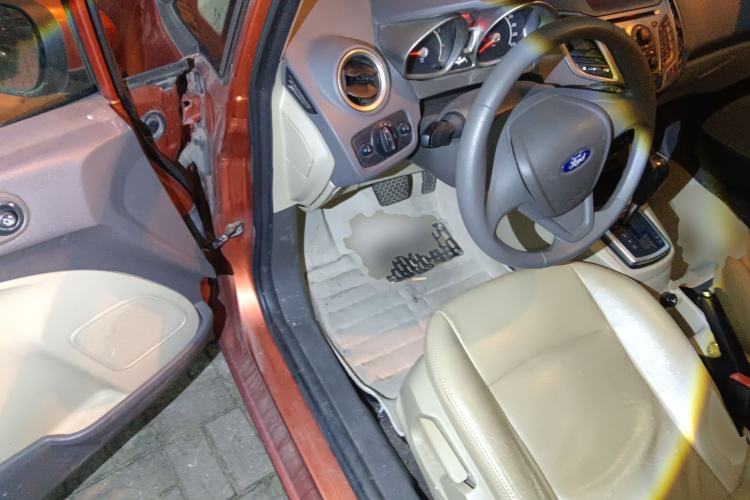 Used Ford Fiesta 2011 Hatchback 1.5L Automatic Fashion Edition Driver Seat