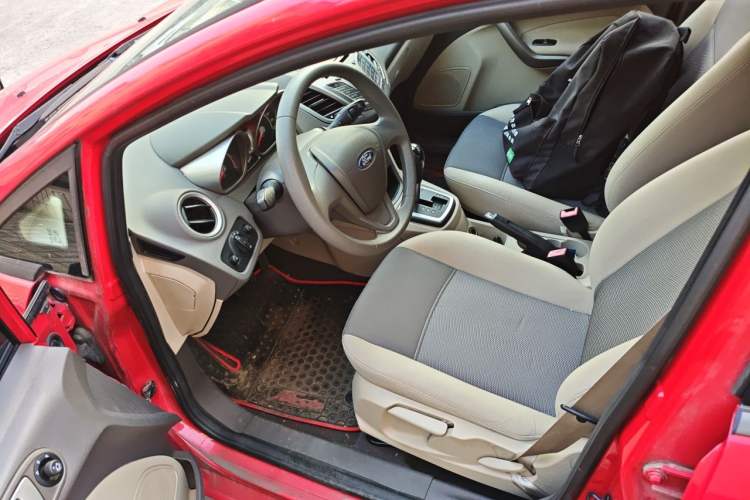 Used Ford Fiesta 2011 Hatchback 1.5L Automatic Fashion Edition Driver Seat