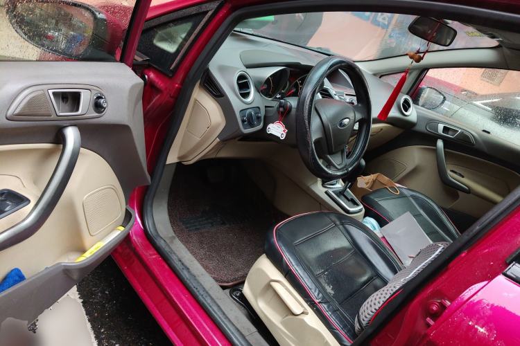 Used Ford Fiesta 2011 Hatchback 1.5L Automatic Fashion Edition Driver Seat