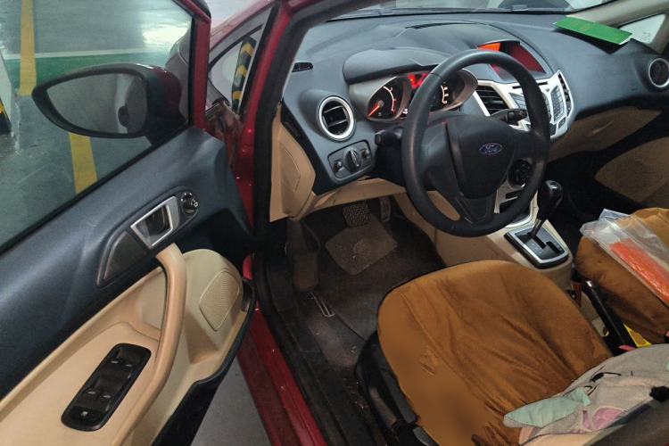 Used Ford Fiesta 2011 Hatchback 1.5L Automatic Fashion Edition Driver Seat