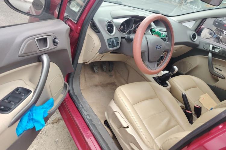 Used Ford Fiesta 2011 Sedan 1.5L Manual Fashion Edition Driver Seat