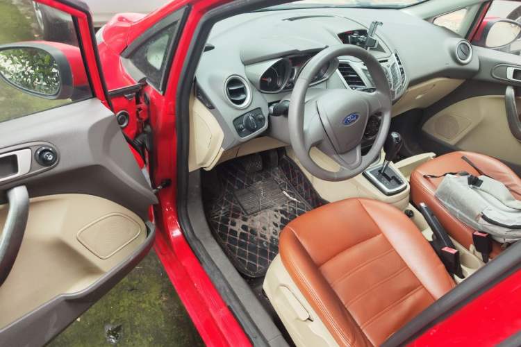Used Ford Fiesta 2011 Hatchback 1.5L Automatic Fashion Edition Driver Seat