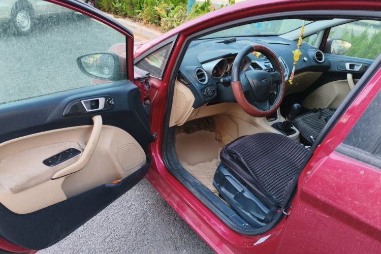 Used Ford Fiesta 2011 Hatchback 1.5L Manual Fashion Edition Driver Seat