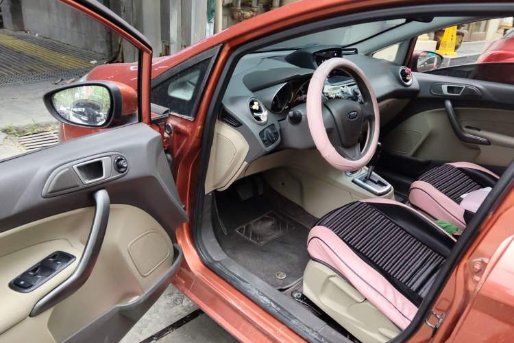 Used Ford Fiesta 2011 Hatchback 1.5L Automatic Fashion Edition Driver Seat