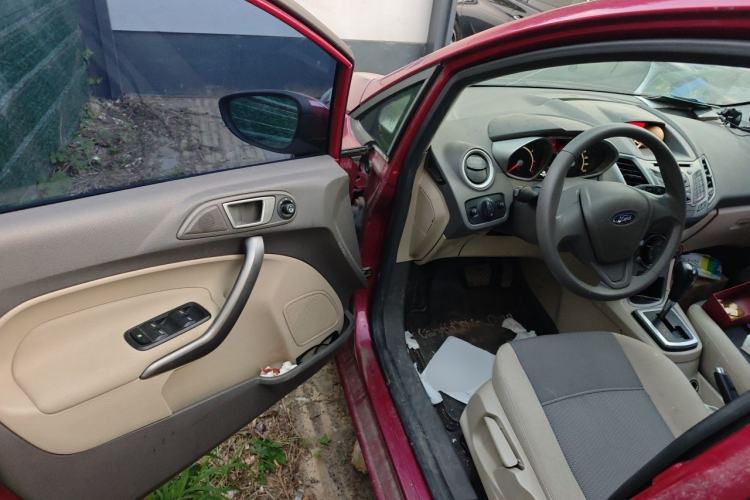 Used Ford Fiesta 2011 Hatchback 1.5L Automatic Fashion Edition Driver Seat