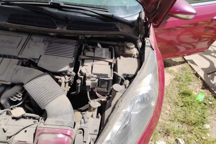 Used Ford Fiesta 2011 Sedan 1.5L Automatic Luxury Model Engine Bay Left