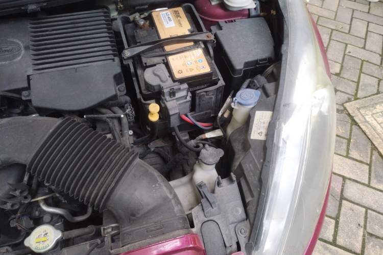 Used Ford Fiesta 2011 Hatchback 1.5L Automatic Fashion Edition Engine Bay Left