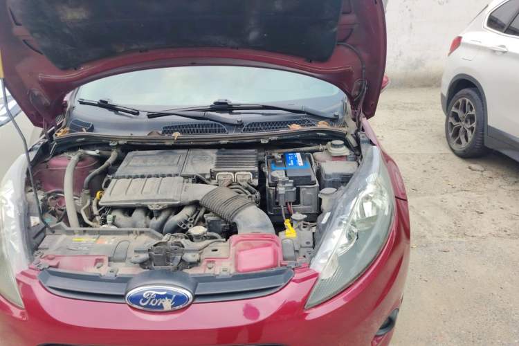 Used Ford Fiesta 2011 Sedan 1.5L Manual Fashion Edition Engine Bay Left