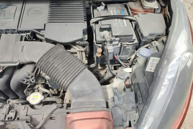 Used Ford Fiesta 2011 Hatchback 1.5L Automatic Fashion Edition Engine Bay Left