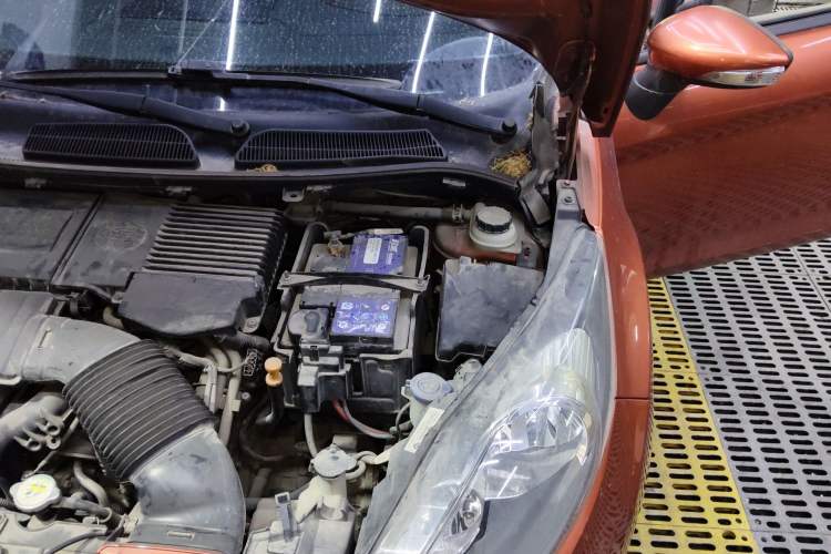 Used Ford Fiesta 2011 Hatchback 1.5L Automatic Fashion Edition Engine Bay Left