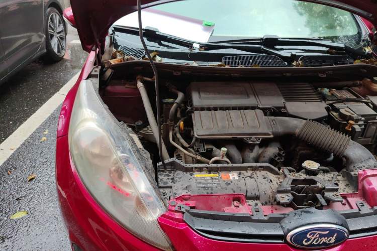 Used Ford Fiesta 2011 Hatchback 1.5L Automatic Fashion Edition Engine Bay Right
