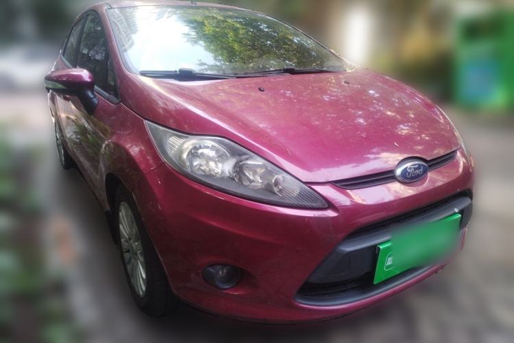 Used Ford Fiesta 2011 Hatchback 1.5L Automatic Fashion Edition Front Right 45 Deg