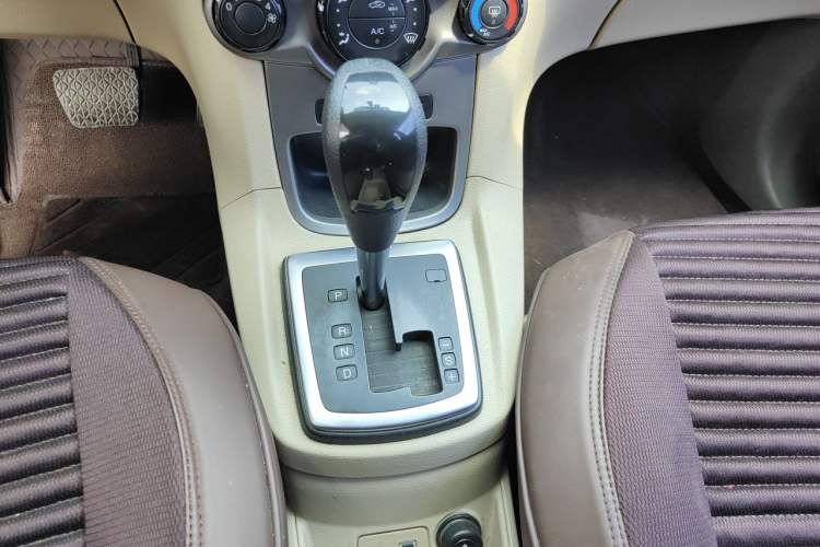 Used Ford Fiesta 2011 Hatchback 1.5L Automatic Fashion Edition Gear Lever