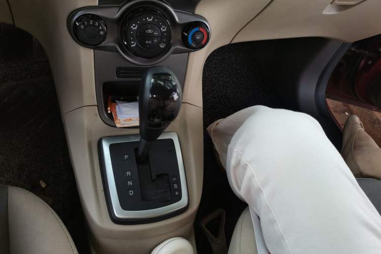 Used Ford Fiesta 2011 Hatchback 1.5L Automatic Fashion Edition Gear Lever