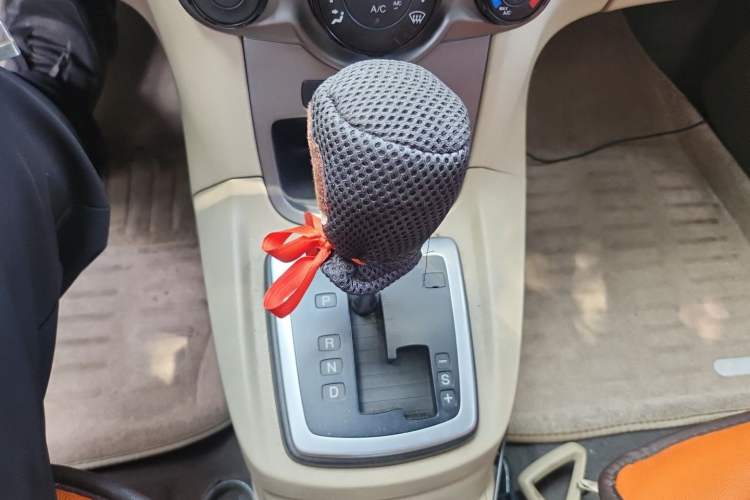 Used Ford Fiesta 2011 Hatchback 1.5L Automatic Fashion Edition Gear Lever