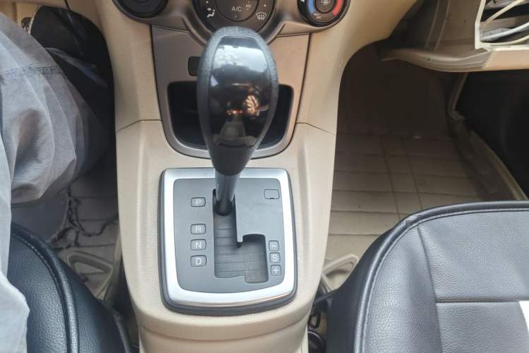 Used Ford Fiesta 2011 Hatchback 1.5L Automatic Sport Model Gear Lever
