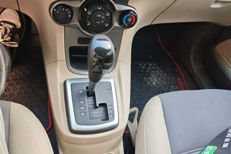 Used Ford Fiesta 2011 Hatchback 1.5L Automatic Fashion Edition Gear Lever