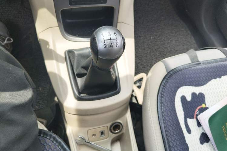 Used Ford Fiesta 2011 Hatchback 1.5L Manual Fashion Edition Gear Lever