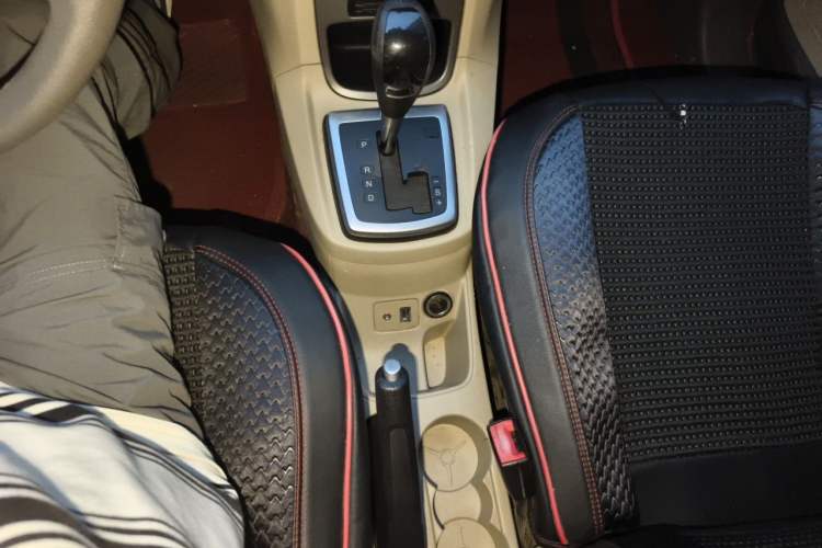 Used Ford Fiesta 2011 Sedan 1.5L Automatic Fashion Edition Gear Lever