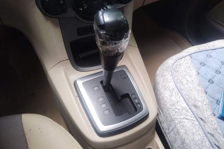 Used Ford Fiesta 2011 Hatchback 1.5L Automatic Fashion Edition Gear Lever