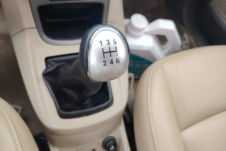 Used Ford Fiesta 2011 Sedan 1.5L Manual Fashion Edition Gear Lever