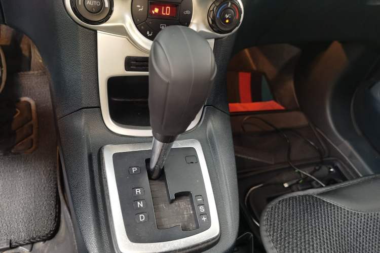 Used Ford Fiesta 2011 Hatchback 1.5L Automatic Sport Model Gear Lever