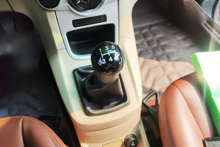 Used Ford Fiesta 2011 Hatchback 1.5L Manual Fashion Edition Gear Lever