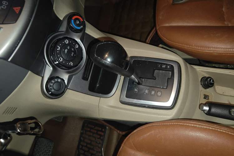 Used Ford Fiesta 2011 Hatchback 1.5L Automatic Fashion Edition Gear Lever