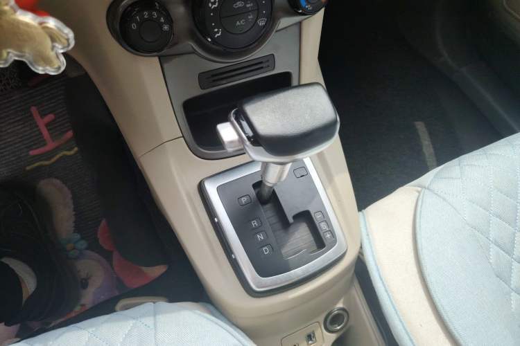 Used Ford Fiesta 2011 Hatchback 1.5L Automatic Fashion Edition Gear Lever