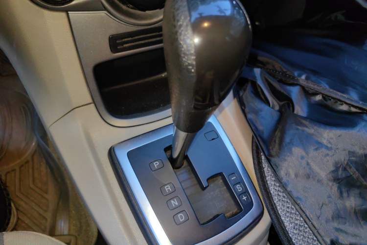Used Ford Fiesta 2011 Hatchback 1.5L Automatic Fashion Edition Gear Lever