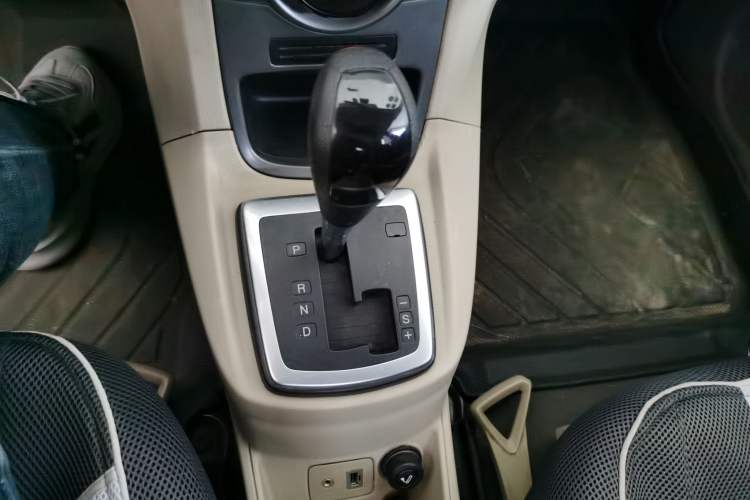 Used Ford Fiesta 2011 Hatchback 1.5L Automatic Fashion Edition Gear Lever