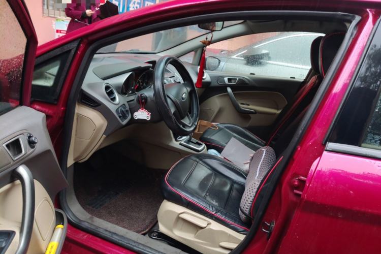 Used Ford Fiesta 2011 Hatchback 1.5L Automatic Fashion Edition Left Front Seat
