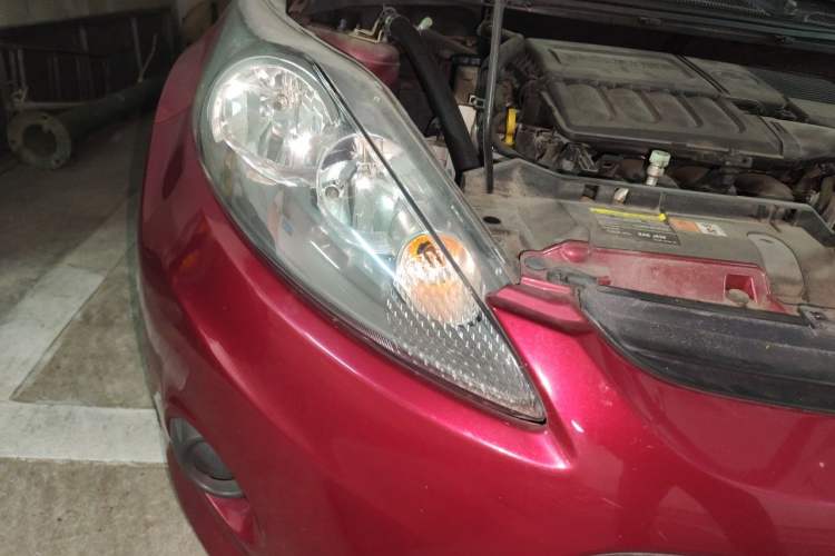 Used Ford Fiesta 2011 Hatchback 1.5L Automatic Fashion Edition Right Front Headlight