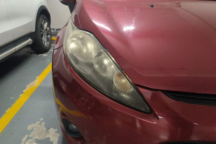 Used Ford Fiesta 2011 Hatchback 1.5L Automatic Fashion Edition Right Front Headlight