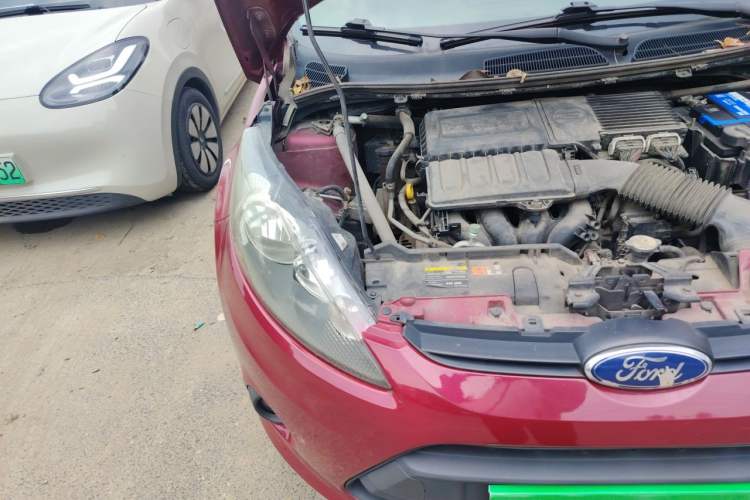 Used Ford Fiesta 2011 Sedan 1.5L Manual Fashion Edition Right Front Headlight