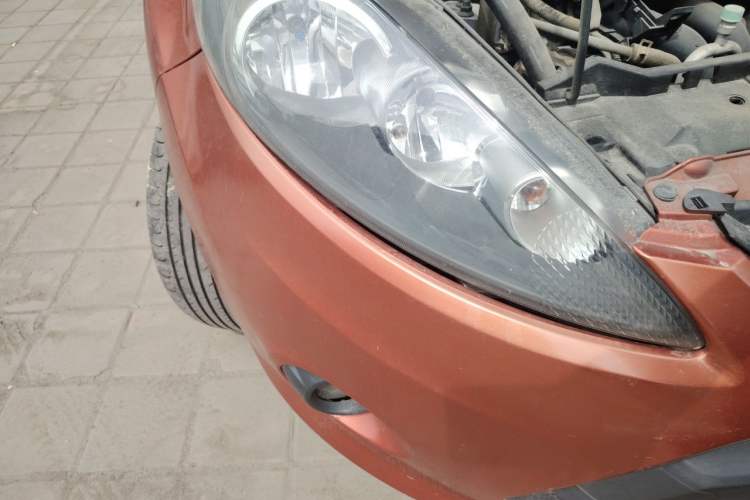 Used Ford Fiesta 2011 Hatchback 1.5L Automatic Fashion Edition Right Front Headlight