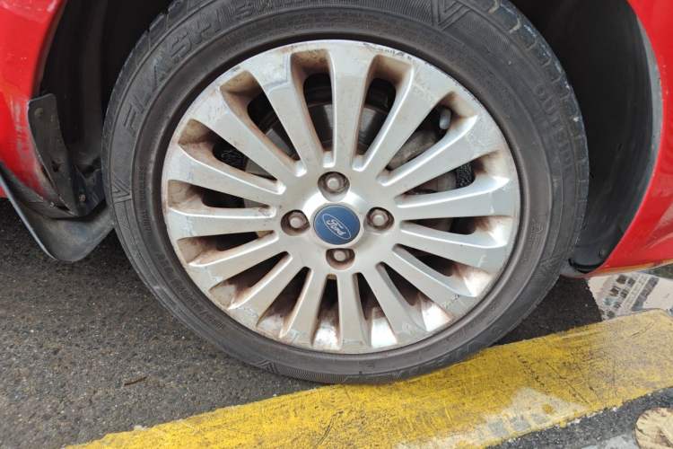 Used Ford Fiesta 2011 Hatchback 1.5L Automatic Fashion Edition Right Front Wheel Hub