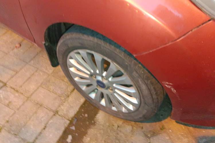 Used Ford Fiesta 2011 Hatchback 1.5L Automatic Fashion Edition Right Front Wheel Hub