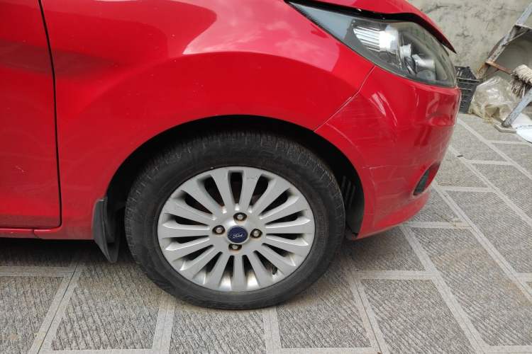 Used Ford Fiesta 2011 Sedan 1.5L Automatic Fashion Edition Right Front Wheel Hub